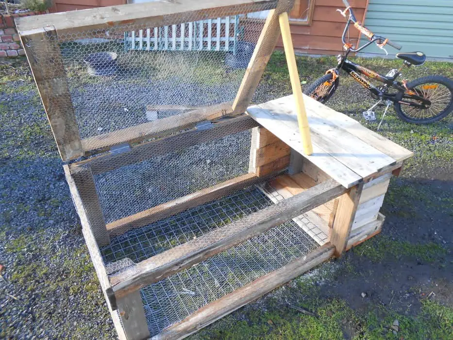 Building a Small Rabbit Hutch – Instructables